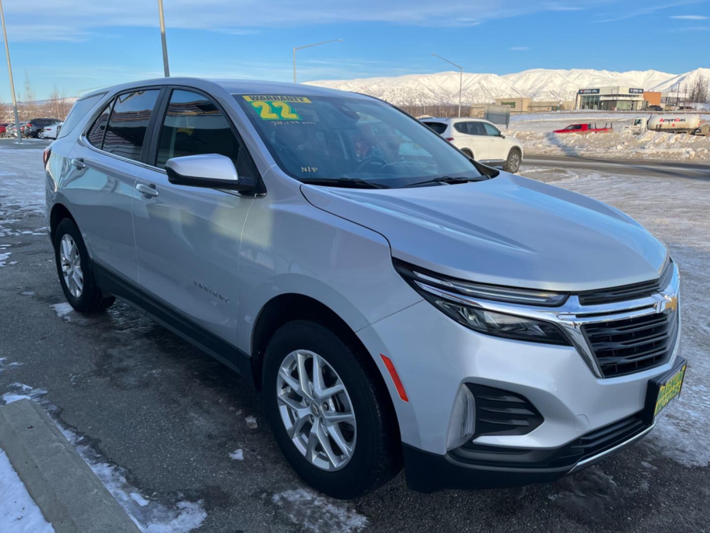 2022 Silver /charcoal cloth Chevrolet Equinox LT AWD (3GNAXUEV4NL) with an 1.5L L4 DOHC 16V TURBO engine, 6A transmission, located at 1960 Industrial Drive, Wasilla, 99654, (907) 274-2277, 61.573475, -149.400146 - Photo#5